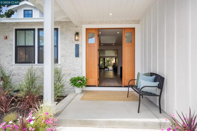 267 Valle Vista Dr, Danville CA: https://media.crmls.org/mediaz/3a92c923-16ea-4422-892a-e0ef924d9795.jpg