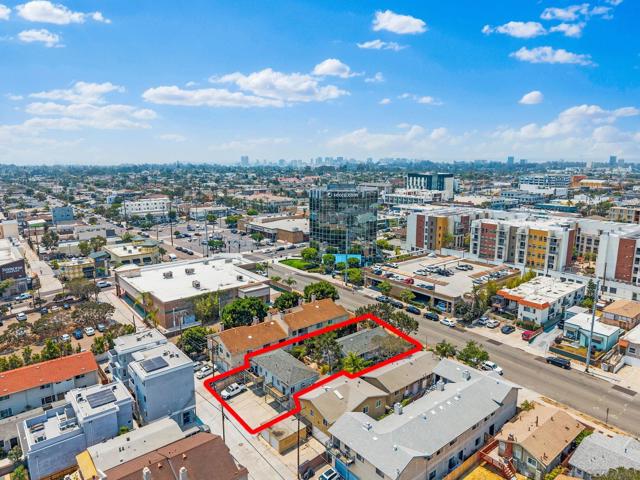 3941 45 32nd St, San Diego CA: https://media.crmls.org/mediaz/3a933456-409c-4446-9b86-62a78f47801e.jpg
