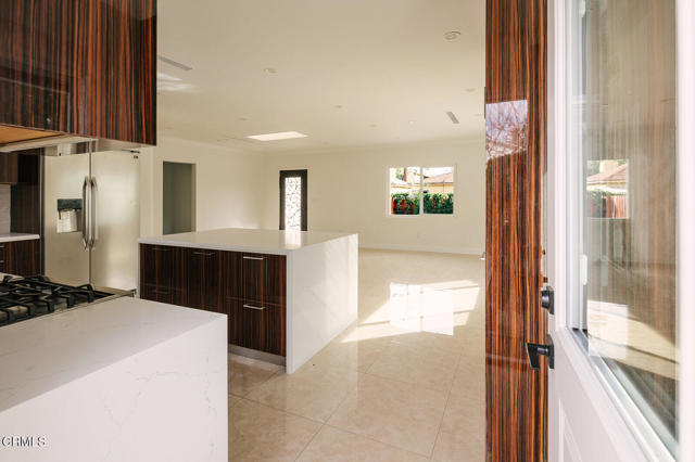 Detail Gallery Image 6 of 72 For 2506 Weston Pl, Glendale,  CA 91208 - 3 Beds | 2 Baths