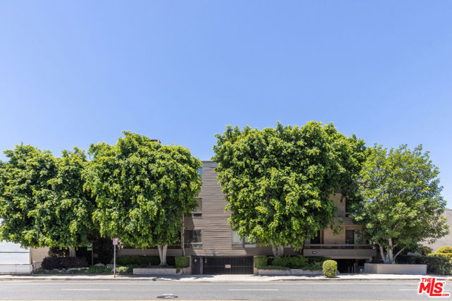 4641 Fulton Avenue, Sherman Oaks CA: https://media.crmls.org/mediaz/3a94628d-da17-4ecd-9d7a-55d13ab3b3ba.jpg