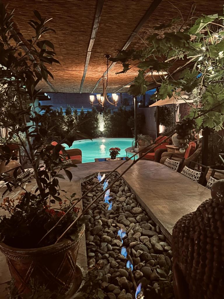 https://media.crmls.org/mediaz/3a94a788-bdc1-4f23-a025-b0710c27987a.jpg?preset=X-Large