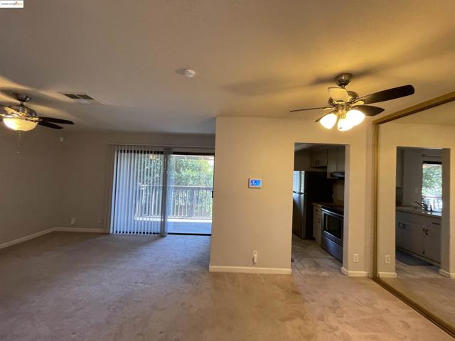 2416 Shadow Ln, Antioch CA: https://media.crmls.org/mediaz/3a94a8f4-8132-4452-86a5-10f6fecfe524.jpg
