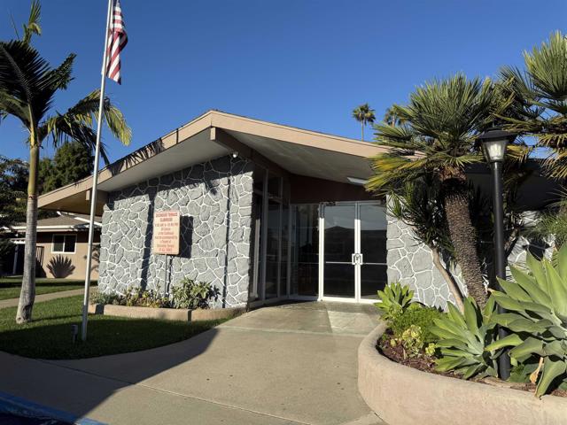1380 Oak Hill Drive, Escondido CA: https://media.crmls.org/mediaz/3a951c18-3372-4746-be22-e2949523a135.jpg