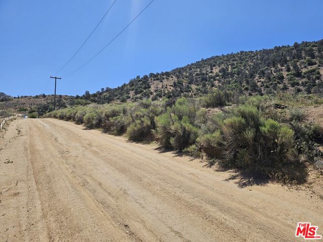 0 Pine Grove Dr, Tehachapi CA: https://media.crmls.org/mediaz/3a95af1d-6e08-4105-a700-fcb207c6a274.jpg