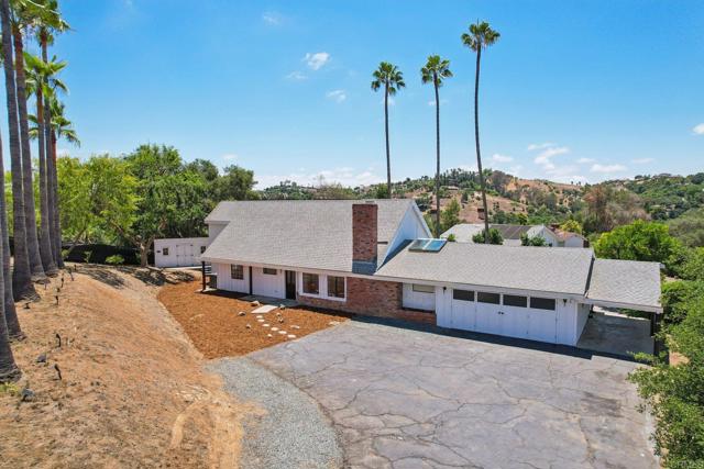 1797 99 Rabbit Hill, Fallbrook CA: https://media.crmls.org/mediaz/3a95f0dc-6fba-4ca4-b894-9d76456ce433.jpg