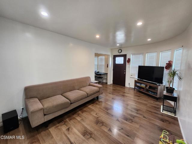 5841 Tujunga Avenue, North Hollywood CA: https://media.crmls.org/mediaz/3a96cfd5-6a2d-4c1c-99f4-c5e32a0d212f.jpg