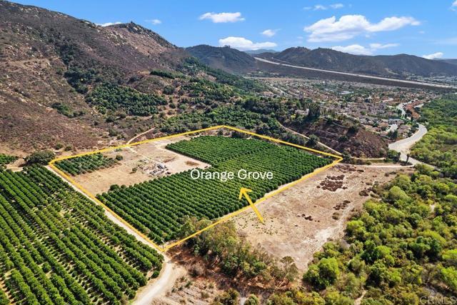 3264 Shearer Crossing, Fallbrook CA: https://media.crmls.org/mediaz/3a96f4c3-6e04-41ce-88a0-2e1e099fc13d.jpg