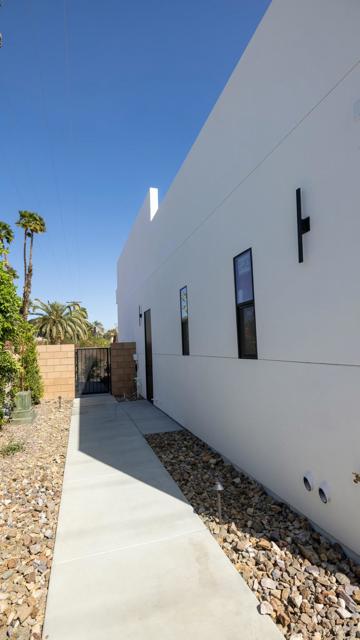 Image 4 of 28 For 79777 Kingston Drive