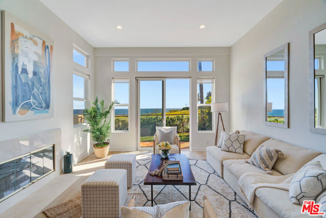 6412 Lunita Road, Malibu CA: https://media.crmls.org/mediaz/3a98a570-0b1c-4206-b537-76f7dc40fdfa.jpg