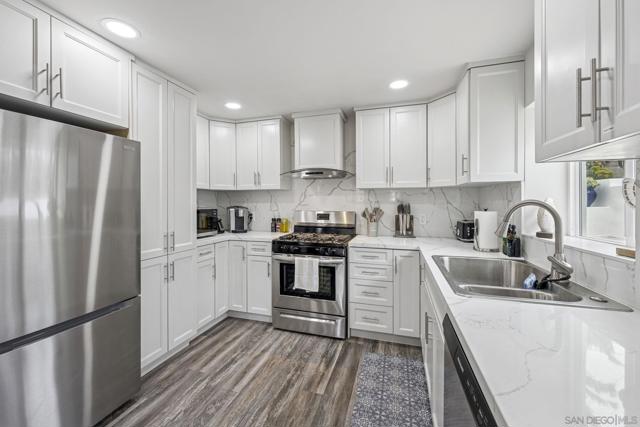 215 N Granados Ave, Solana Beach CA: https://media.crmls.org/mediaz/3a990ba4-a54f-4176-a0bb-fb429c06a0af.jpg