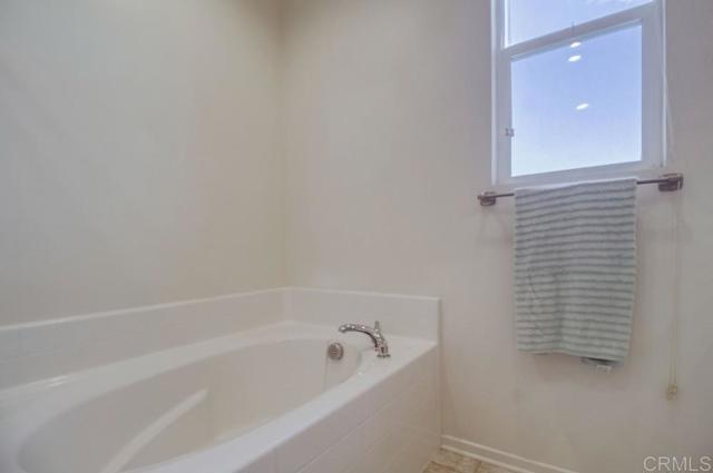 Detail Gallery Image 31 of 60 For 1330 Santa Liza #4,  Chula Vista,  CA 91913 - 4 Beds | 3/1 Baths