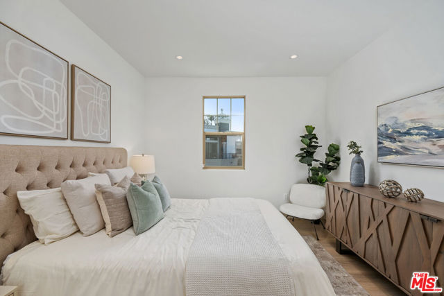 130 S Sepulveda Boulevard, Los Angeles CA: https://media.crmls.org/mediaz/3a999281-f919-4ded-ab74-9654d20febcd.jpg