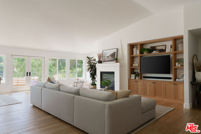 715 Circle Drive, Montecito CA: https://media.crmls.org/mediaz/3a99f2f5-d382-4de7-aee5-e7d990ac8214.jpg