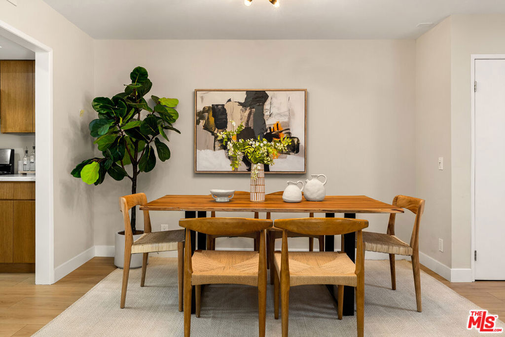 4542 Willis Avenue #206