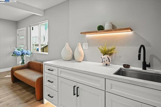 5277 Winifred Dr, Castro Valley CA: https://media.crmls.org/mediaz/3a9d42ae-5c8a-47d0-91c0-8c314d76f49c.jpg