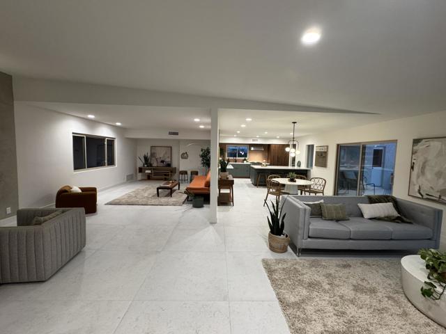 48335 Alan Circle, Palm Desert CA: https://media.crmls.org/mediaz/3a9d9192-2fac-4b5a-8454-4fcac2adc01b.jpg