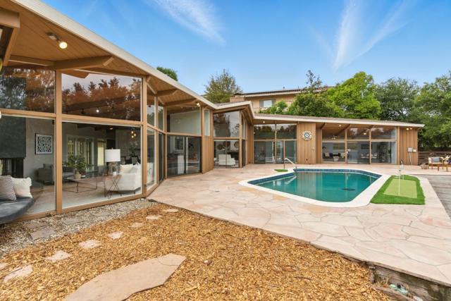 18009 Laird Court, Castro Valley CA: https://media.crmls.org/mediaz/3a9d9e87-eb59-4964-95d7-bb3d19fef018.jpg