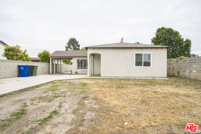 322 W 122nd Street, Los Angeles CA: https://media.crmls.org/mediaz/3a9f86ee-2bb8-4c54-9709-4bbfc448545d.jpg