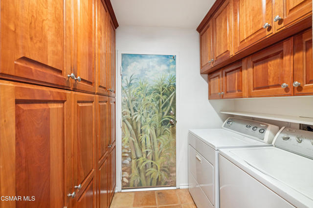 28831 Oakpath Drive, Agoura Hills CA: https://media.crmls.org/mediaz/3a9fd92c-e9e9-469d-a77b-804631963fd8.jpg