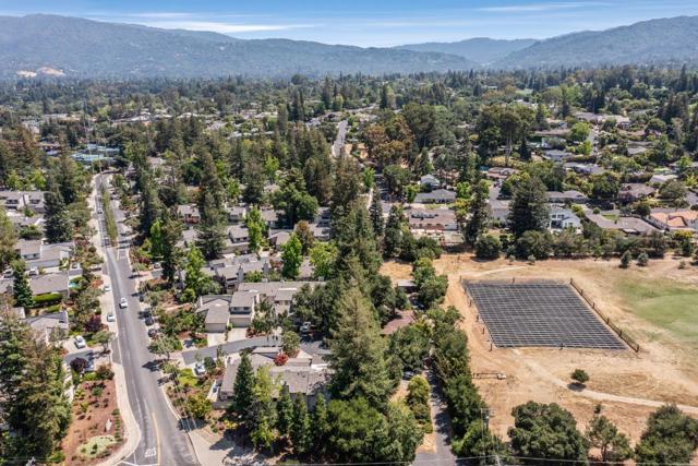 109 Oakland Place, Los Gatos CA: https://media.crmls.org/mediaz/3aa092a2-ec3f-4cad-9945-03a716ed3aa7.jpg
