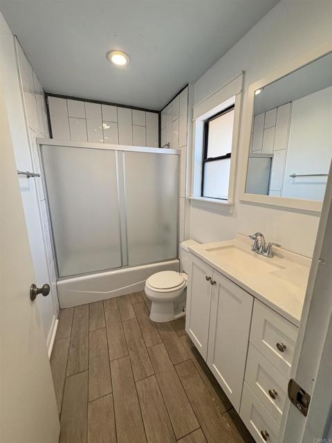 Detail Gallery Image 12 of 24 For 931 Martin Dr #3,  Escondido,  CA 92026 - 2 Beds | 2 Baths