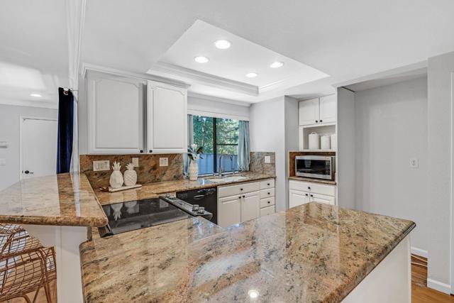 109 Oakland Place, Los Gatos CA: https://media.crmls.org/mediaz/3aa18f2b-0eed-4a18-94d7-9788e8069d9a.jpg