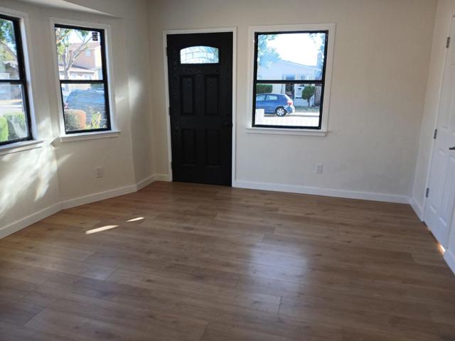 127 Maitland Drive, Alameda CA: https://media.crmls.org/mediaz/3aa1fa0a-ff42-4cb6-9aa3-2bd1ba35a743.jpg