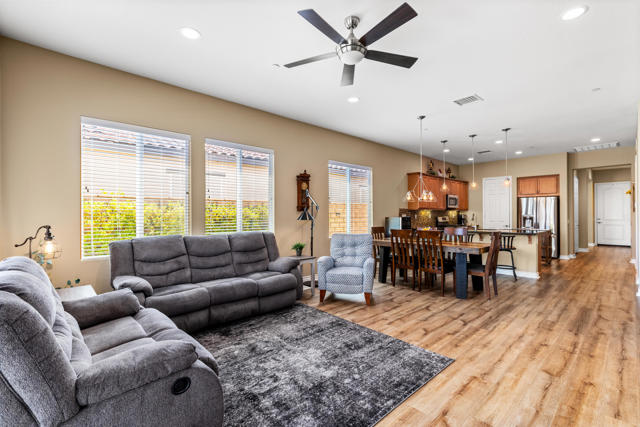 43606 Treviso Drive, Indio CA: https://media.crmls.org/mediaz/3aa2334f-be3f-4cf8-b27c-6a83e2bbd56d.jpg