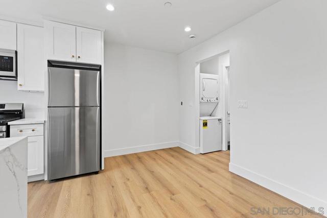 4264 42nd St, San Diego CA: https://media.crmls.org/mediaz/3aa2d24b-ab61-4351-8ae7-a16b25ecd105.jpg