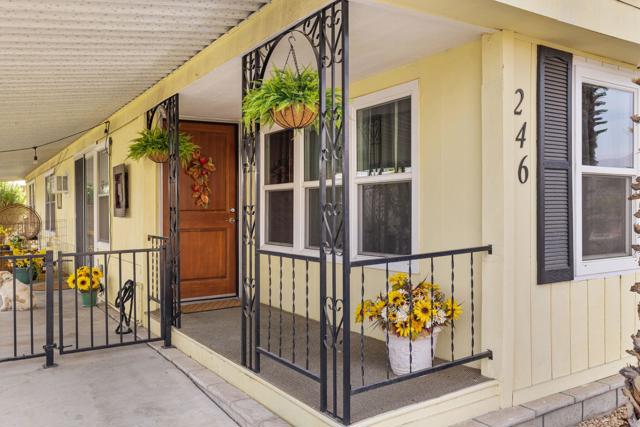 246 Laredo Drive, Palm Springs CA: https://media.crmls.org/mediaz/3aa4d41e-9e87-4dc3-a8a0-a5ea2f653b20.jpg