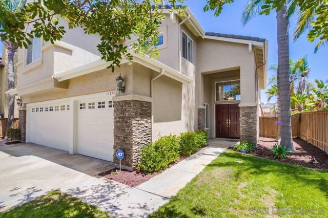 11841 Treewind Ct, San Diego CA: https://media.crmls.org/mediaz/3aa53708-02de-4898-bad1-c1d65cebb255.jpg