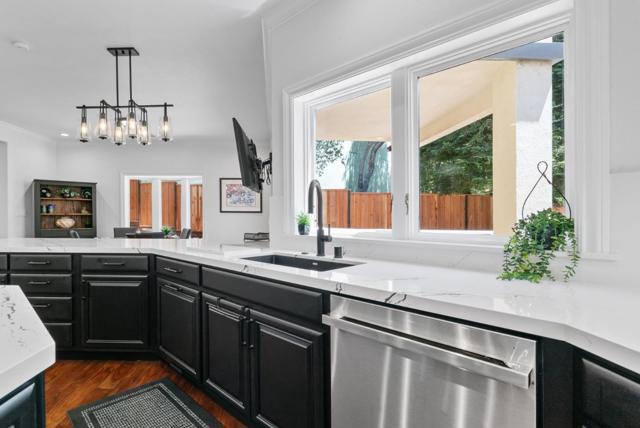 29 Kite Hill Road, Santa Cruz CA: https://media.crmls.org/mediaz/3aa56e01-6996-4534-9f30-ceeae8b1d261.jpg