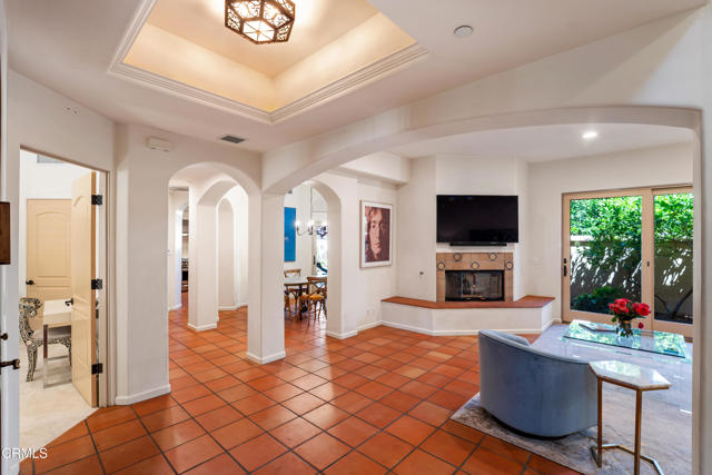 212 S Montgomery Street, Ojai CA: https://media.crmls.org/mediaz/3aa58649-8b79-4709-bfac-f58872b6634d.jpg