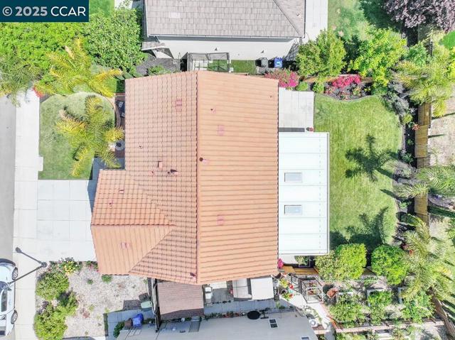 369 Myrtle Ln, Oakley CA: https://media.crmls.org/mediaz/3aa5d128-2f41-4b50-b37a-54de8ae7a7bd.jpg