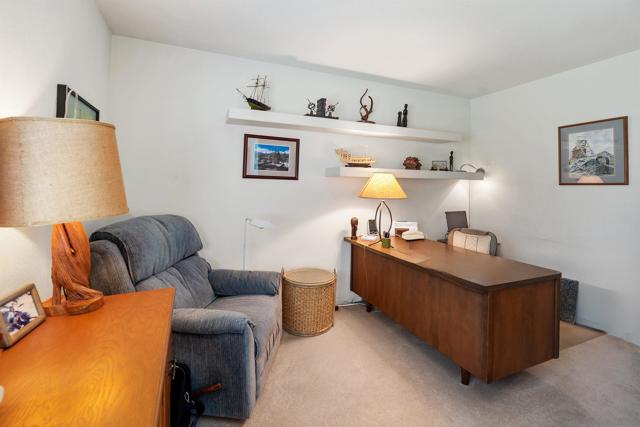 12982 Polvera Ct, San Diego CA: https://media.crmls.org/mediaz/3aa5f874-dc11-447b-8f35-8aa1420c4de0.jpg