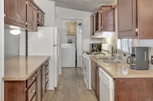 Detail Gallery Image 13 of 28 For 10707 Jamacha #24,  Spring Valley,  CA 91978 - 3 Beds | 2 Baths