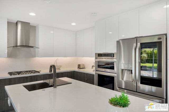 2566 S Calle Palo Fierro, Palm Springs CA: https://media.crmls.org/mediaz/3aa6ce1f-493e-4115-a840-3713a69b7df6.jpg