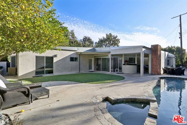 15539 Hamner Drive, Los Angeles CA: https://media.crmls.org/mediaz/3aa72b70-1c2e-49bd-ba4c-b4329b0ff126.jpg