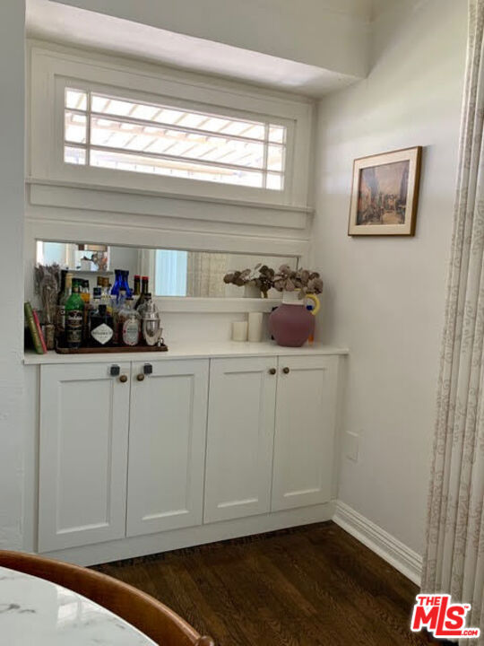 2905 Somerset Drive, Los Angeles CA: https://media.crmls.org/mediaz/3aa79add-33d0-4564-9be3-e7d4dbb51b70.jpg