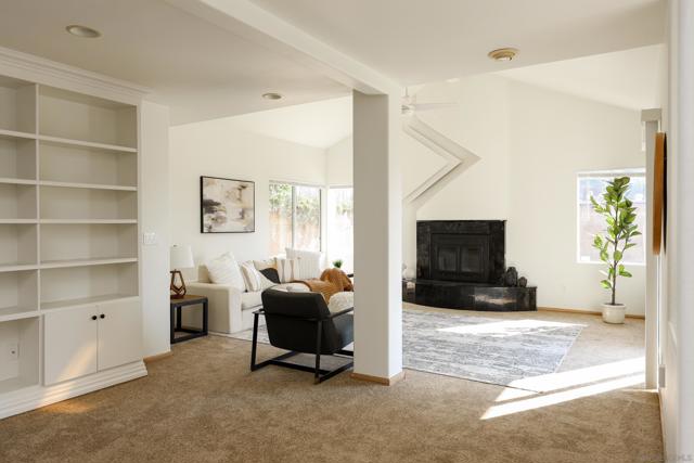 9977 Cristobal Dr, Spring Valley CA: https://media.crmls.org/mediaz/3aa81939-e5ec-42fd-a542-00a08b8451dc.jpg