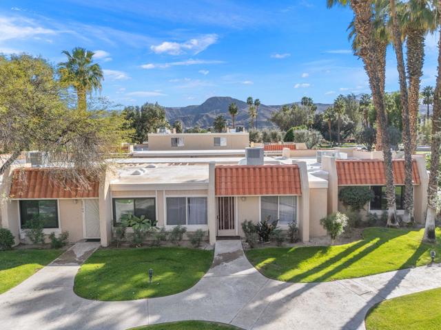 69738 Campana Court, Rancho Mirage CA: https://media.crmls.org/mediaz/3aa8712a-0e28-43b5-b405-6461ca02d247.jpg