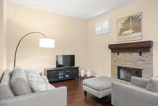 985 Corte Augusta, Camarillo CA: https://media.crmls.org/mediaz/3aa8ae85-a208-47c8-a488-db79b180f902.jpg