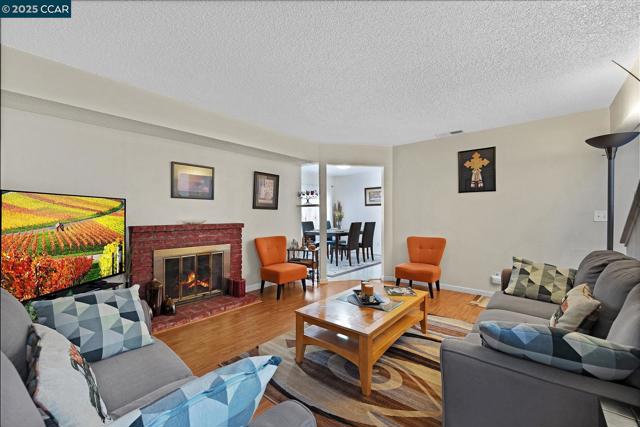 19 Haviland Ct., San Pablo CA: https://media.crmls.org/mediaz/3aa8edd7-6303-4af7-92d0-a1541902e774.jpg