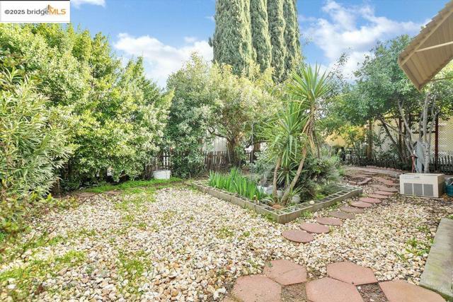 3301 BUCHANAN RD, Antioch CA: https://media.crmls.org/mediaz/3aa97a96-1104-4e37-be32-7f617c71cc87.jpg