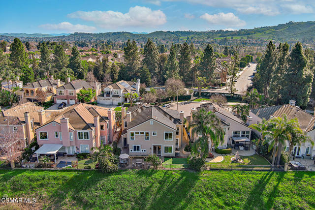 11535 Northdale Drive, Moorpark CA: https://media.crmls.org/mediaz/3aa9a8c2-c479-44d5-9595-845215a6b918.jpg