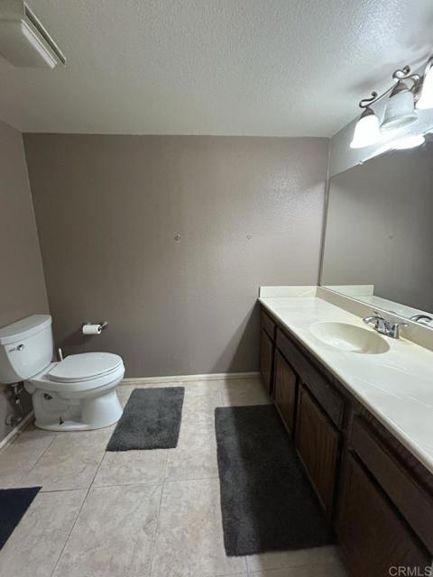 Detail Gallery Image 8 of 17 For 440 Citracado Pkwy #30,  Escondido,  CA 92025 - 2 Beds | 2 Baths