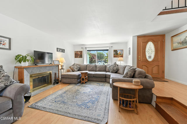 1589 N Alva Circle, Simi Valley CA: https://media.crmls.org/mediaz/3aa9da7a-42d9-41c9-b253-075f1ab84e35.jpg