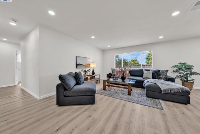 Image 5 of 32 For 1770 Tulip Ave