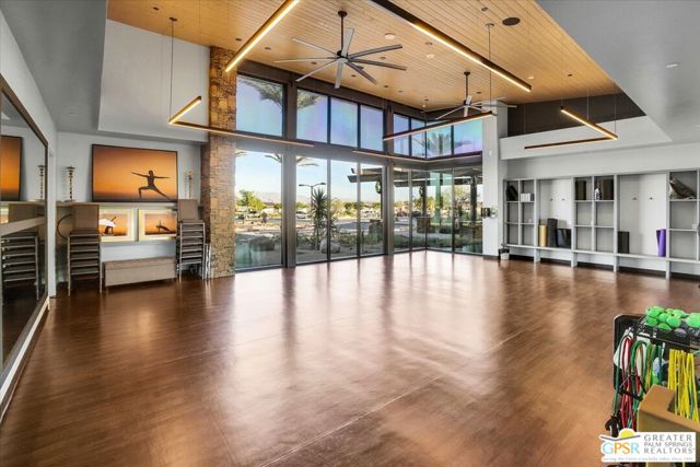 24 Zinfandel, Rancho Mirage CA: https://media.crmls.org/mediaz/3aab7199-0417-4bca-a75a-2b63b03b7296.jpg