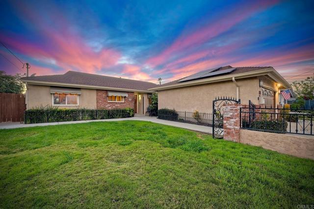 4410 Charger Boulevard, San Diego CA: https://media.crmls.org/mediaz/3aab752b-c5b3-4ec4-9ced-bec9300303f6.jpg